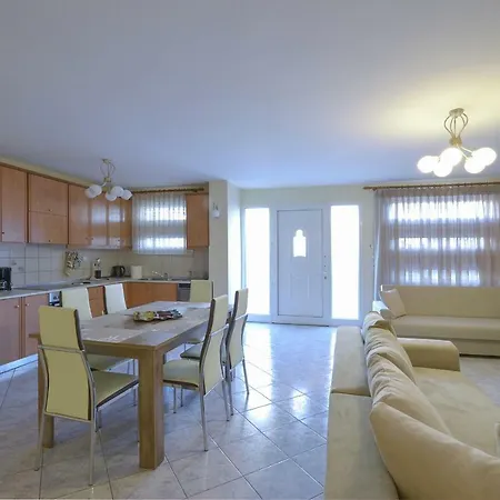 Apartment G&g House